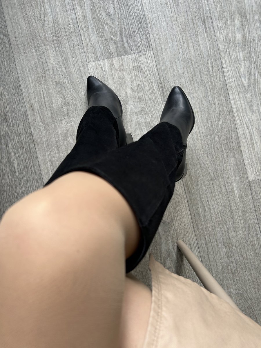 👣Miss Katrin👣 tweet media