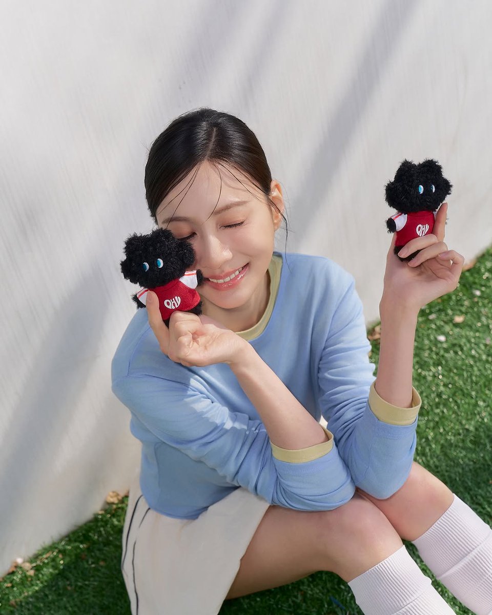 [INSTAGRAM] _ohhayoung_: ’Field to Everyday‘⚽️
MYSHELL x OHY COLLABORATION

마이쉘(@/myshell.official )함께 제가 협업한
필드 위 스포츠 감성을 일상 속 스타일로 풀어낸 컬렉션이 공개됐습니다 [...]

🩷instagram.com/p/DXv-eEJAZHP/…

#Apink #에이핑크
#오하영 #하영 #HaYoung

<a href="/hayoungstgrm/">_ohhayoung_</a>