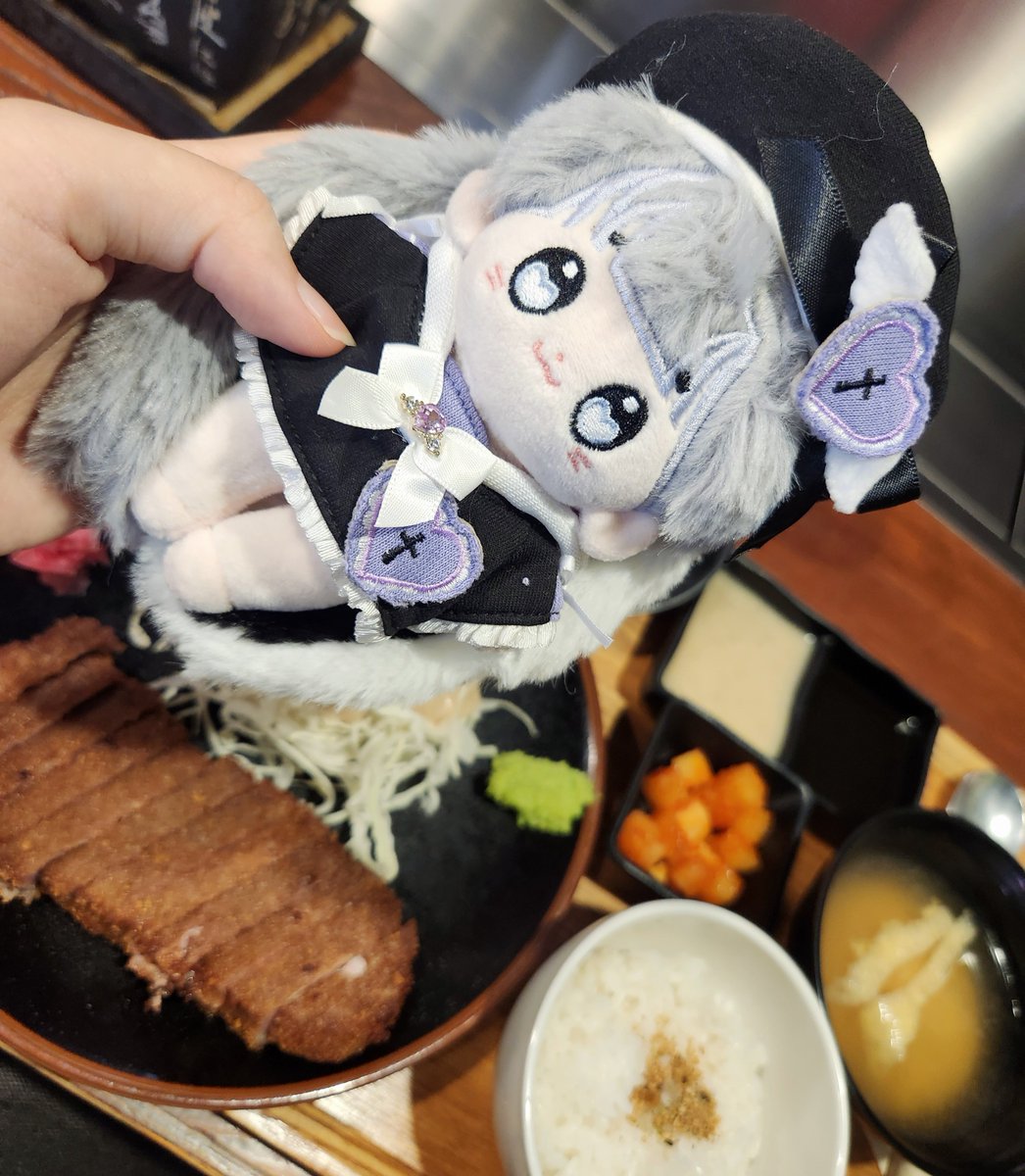 타비 tweet media