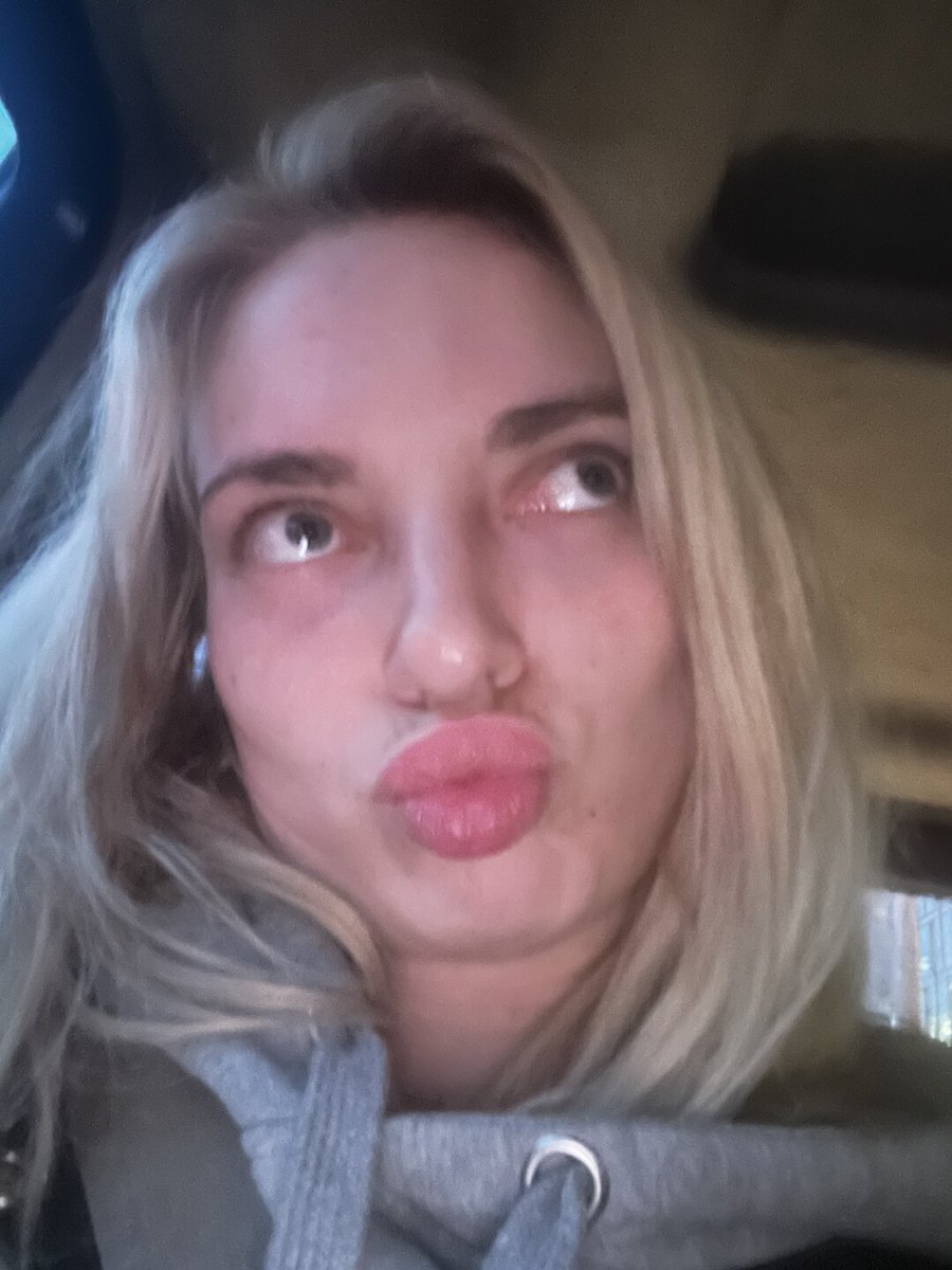 LanaSharapovax's tweet photo. Pouting is life, whenever, wherever 👄😘 #GirlNextDoor #Blonde #FYP #foolingaround #goodvibes https://t.co/vji4OymJFm