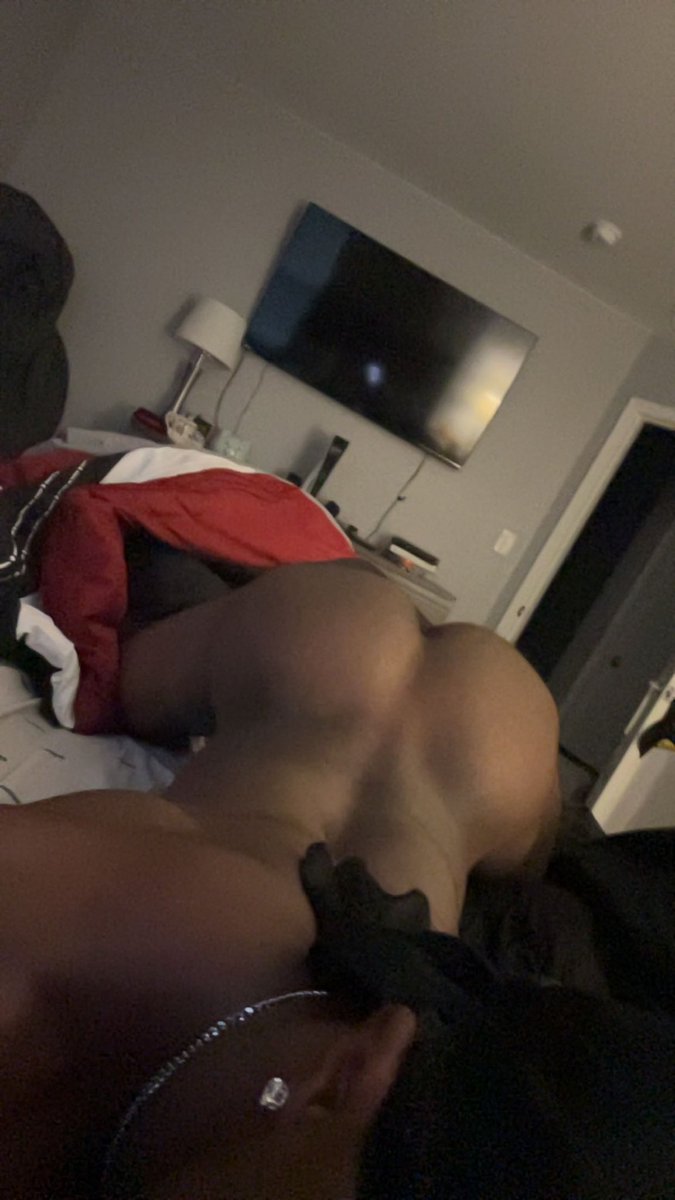 dldemon1's tweet photo. 18, where the big dicks at? 😈 #rdufreaks #919freaks #raleighfreaks #dlraleigh #ncfreaks #984freaks https://t.co/IdhfjVCLTL