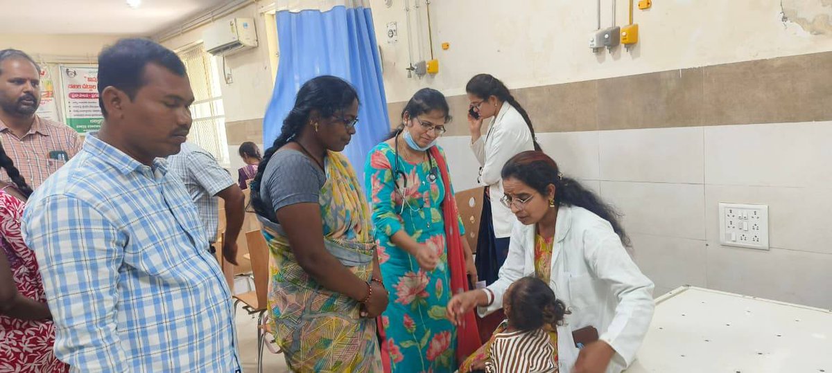 DPRO_WANAPARTHY's tweet image. ఈ కార్యక్రమంలో DMHO సాయినాథ్ రెడ్డి, జిజిహెచ్ సూపరిండెంట్ అరుణకుమారి, డి డబ్ల్యు ఓ సుధారాణి, డిసిపి ఓ రాంబాబు, పిల్లలు తల్లిదండ్రులు పాల్గొన్నారు. @Collector_WNP  #collector #collectorwanaparthy #additionalcollectorrevenue #DMHO
#GGHSuperintendent #DWO
#DCPO @IPRTelangana