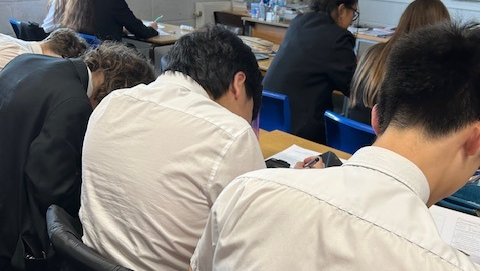 FairfaxMaths's tweet photo. It maybe the start of an extended weekend, but that doesn't stop our Level 2 Further Maths Students staying to do some extra  revision! https://t.co/pdnvd31CT6
