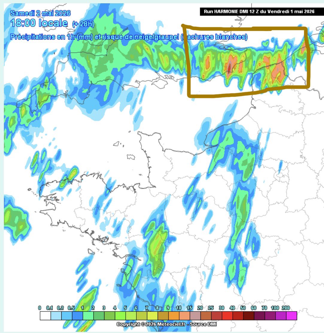 StormChaserLiam's tweet image. Some models picking up on some torrential downpours impacting SE England tomorrow evening, although skinny cape values and saturated profiles suggest #lightning could be rather limited! I’m sure gardens in the south east will be welcoming rain though. #UKweather