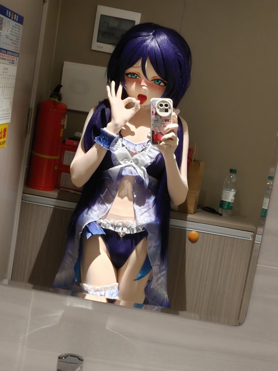 落懿ろい tweet media