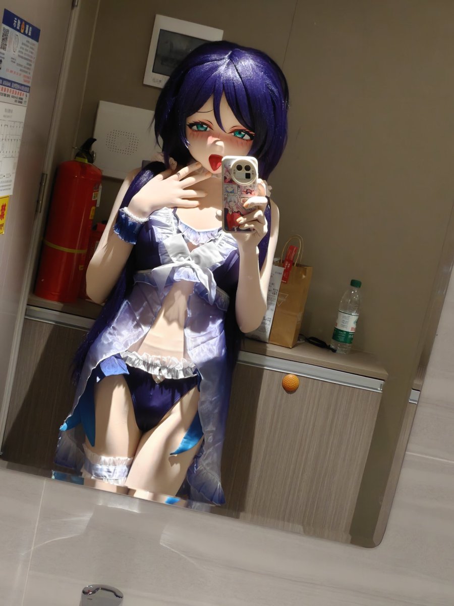 落懿ろい tweet media