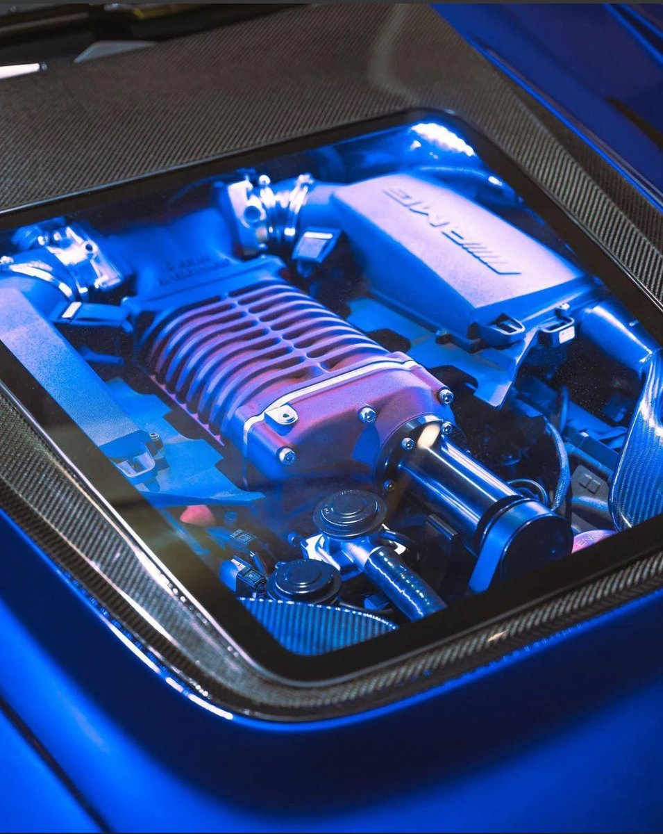 Versatilegits's tweet photo. #HappyNewMonth C63 with a transparent hood🪞because hiding that engine should be illegal 😅

If you’re into builds like this,tap that link and subscribe for more crazy exotic car content 🚗💨  ⬇️ 👇 
https://t.co/5aRqD1gnKP

#1MAYIS #Mercedes #Leadership #Labourday https://t.co/bYvsuKVBcj