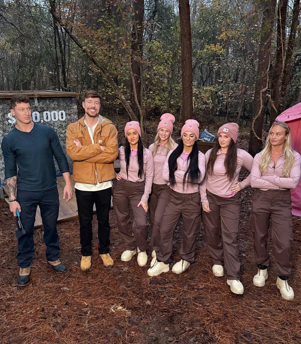 Debrouillards's tweet image. 🎥 MrBeast a bien organisé un défi où un homme devait survivre 30 jours avec ses ex pour 250 000 $.

Twist final : une ex a pris tout l’argent… et il est reparti avec 0.

#MrBeast #YouTube #Story

👉 Abonne-toi pour devenir un débrouillard