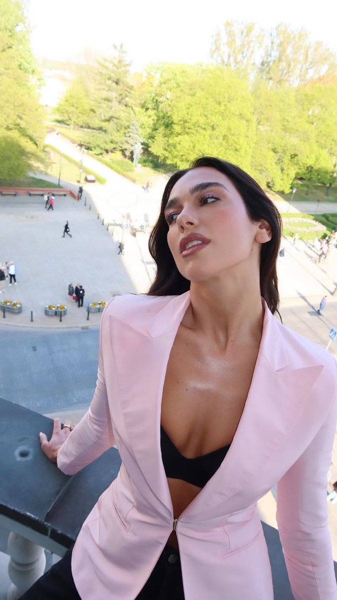 dlipahungary's tweet image. 🎧 | @DUALIPA received over 357 Million streams on Spotify in April 2026!

— She has accumulated over 1.5 Billion streams this year so far!