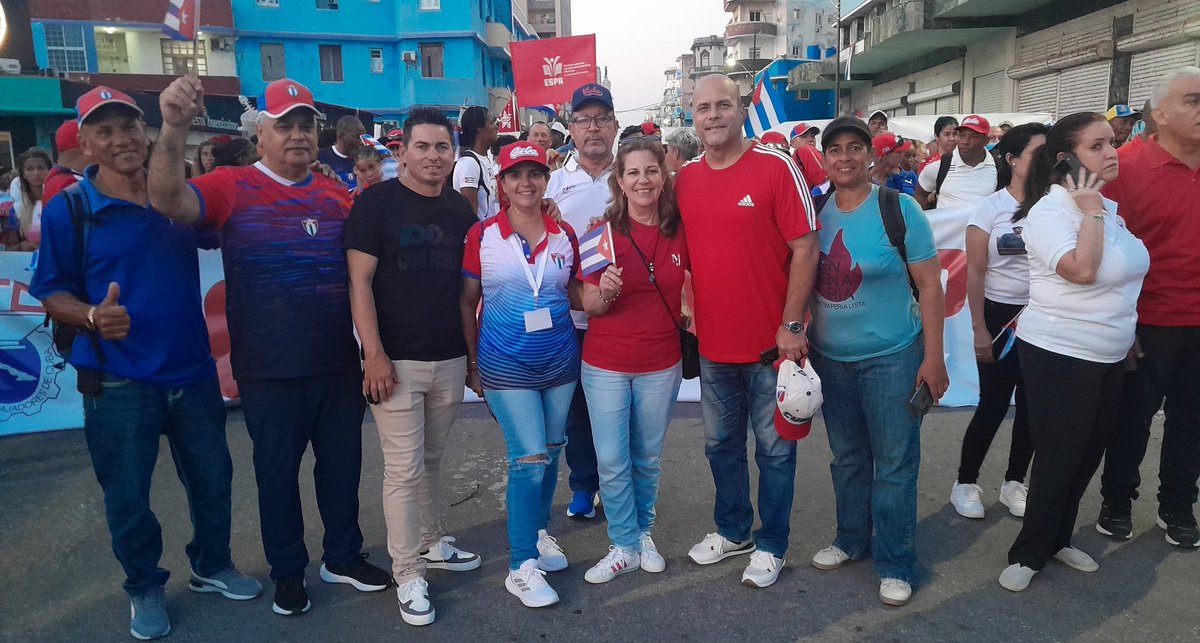 CMontiller's tweet photo. #UnidosXCuba, #LaPatriaSeDefiende https://t.co/wVtLHoNdGm