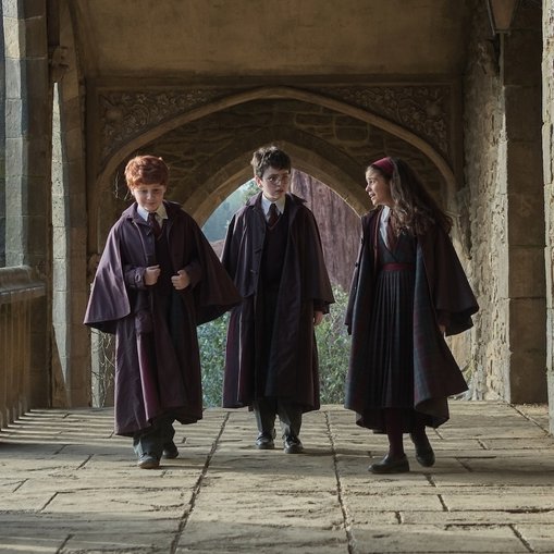 portalcnbr's tweet image. Depois de longos 9 meses,a primeira temporada da série de Harry Potter da HBO vai terminar suas filmagens este mês! #boatarde #harrypotter #hbomax #noticias #cnbr