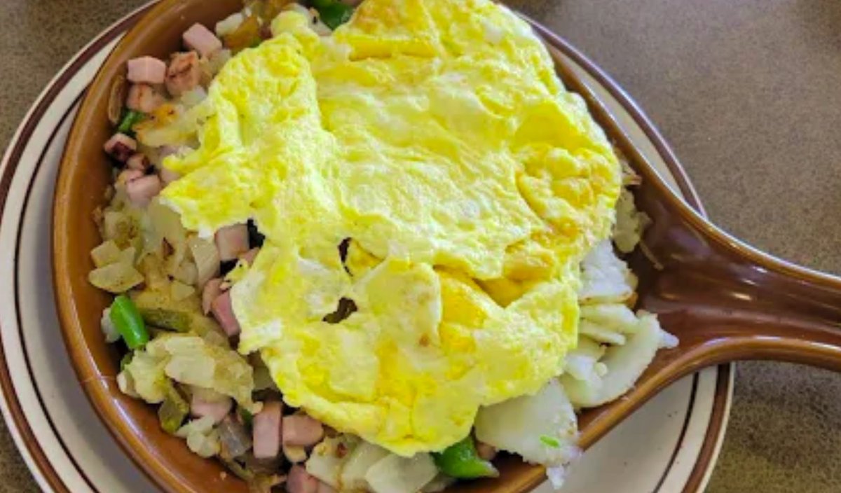 HFRestaurant's tweet image. Satisfying Skillets in so many choices!
A generous portion of eggs, meats, cheeses, veggies &amp;amp; potatoes.
Denver, Veggie, Chorizo Skillets &amp;amp; more!
Feeling creative? Build your own!
Visit our website here: huckfinnrestaurant.com

#breakfasts #skillets #fresh #quality #diner #lunch