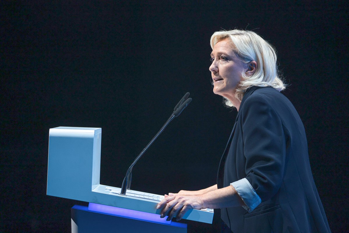 Marine Le Pen tweet media