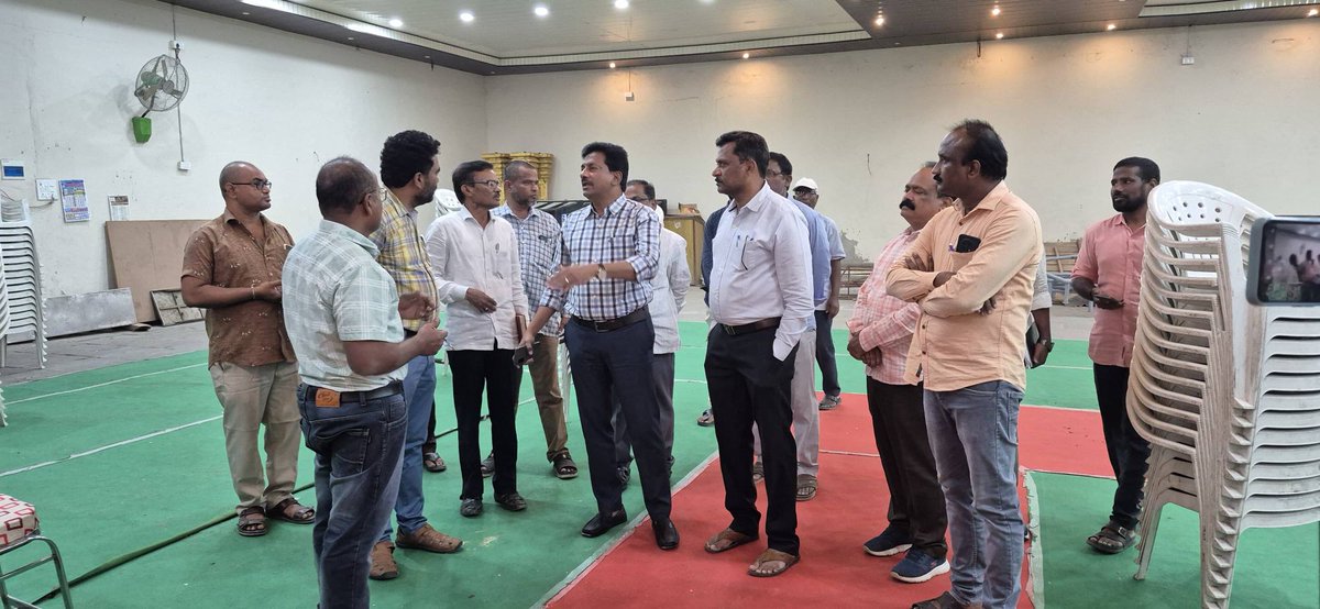 DPRO_WANAPARTHY's tweet image. సి.పి.ఓ హరికృష్ణ, మున్సిపల్ కౌన్సిలర్ వెంకటేశ్వర్లు, ఇతర అధికారులు అదనపు కలెక్టర్ వెంట ఉన్నారు. @Collector_WNP  #collector #collectorwanaparthy #PublicGovernanceProgressPlan99days #localbodycollector #additionalcollectorrevenue #CPO #RDO #MunicipalCouncilor @IPRTelangana