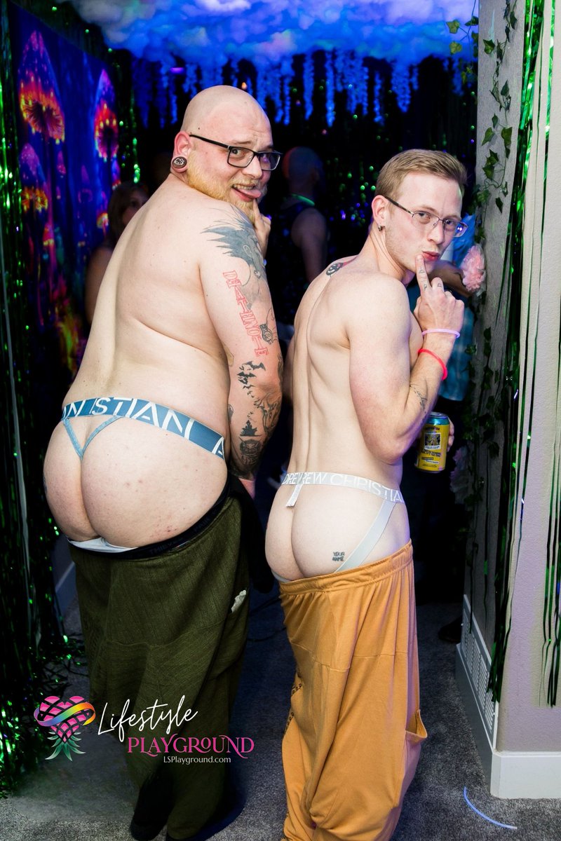 LS_Playground's tweet photo. No dress code violations here.

Just two guys who understood the assignment. 😏

https://t.co/FGOKlZvwQ6

Play / Connect / Indulge / Repeat 🖤 https://t.co/eLOdk2Znvq