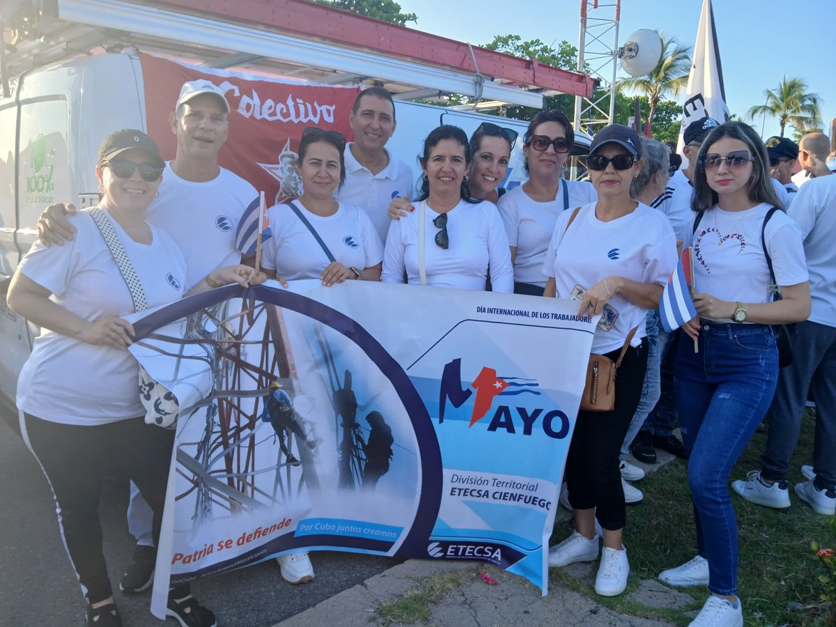 EtecsaCfgos's tweet image. Integrantes del departamento de economía de la División Territorial de #Cienfuegos, donde jóvenes recién llegados a #ETECSA junto con los que ya acumulan cierta experiencia marcharon juntos en saludo al #1Mayo y determinados porque #LaPatriaSeDefiende
@MiguelASurezSa2