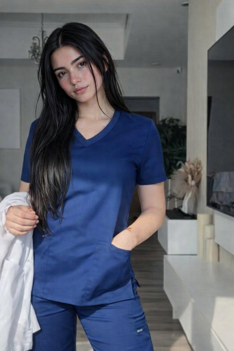 amna49854's tweet image. Healing hearts by day, stealing them by night 🤍

#nurse #NurseInfluencer