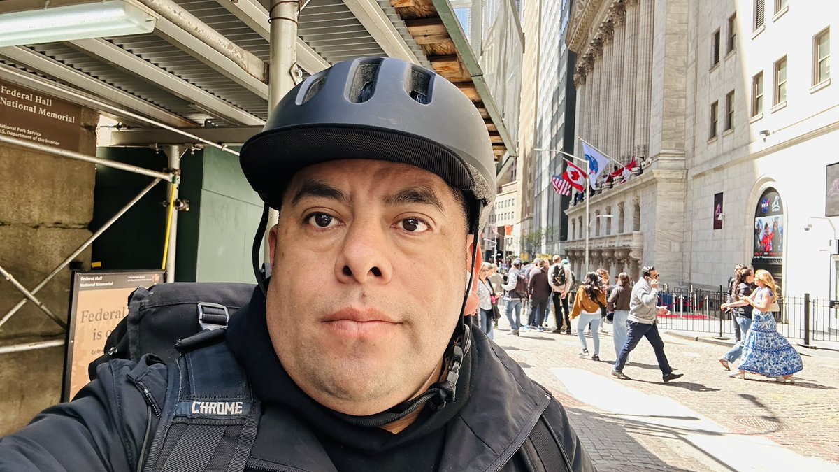 AjcheGustavo's tweet photo. Out here on the streets—like always. But today is different.

I’ll work, then I’ll march.

As a Latino worker, this day is personal. Around the world, workers rise today. Different date in the U.S.—same fight, same dignity.

We are not invisible. We are not disposable.

We organize. We resist. We demand better.

Because in every industry, injustice still exists—and we’re done staying quiet.

The struggle doesn’t stop. Neither do we.
✊🏽