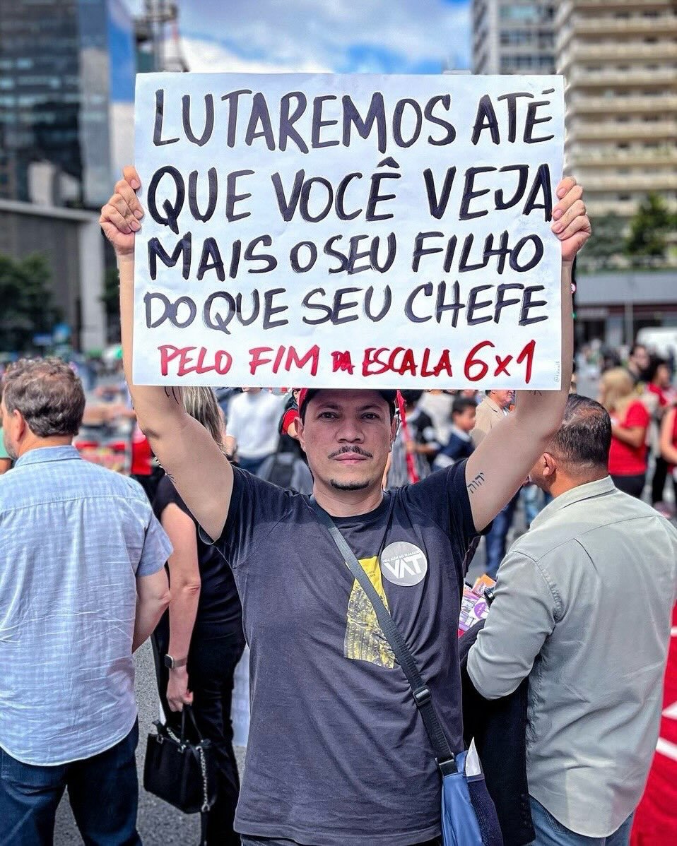 O povo fazendo bonito nas ruas! 

TRABALHADOR NAS RUAS 
FIM DA ESCALA 6X1

📸 Natália Boulos