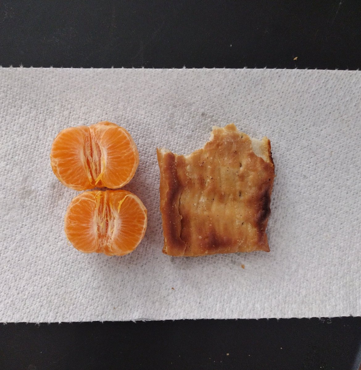 PorceIainEcho's tweet image. Toaster strudel got more votes so here's today's breakfast/pre workout!! My phone also didn't take the picture before I ate it so don't mind the chomps 😛 and it's pull + core day {205cals 5g protein}