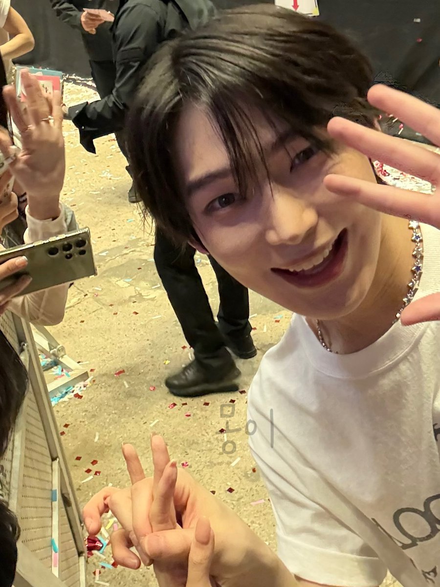 maeng9i's tweet photo. ^ ^
260501MG
#엔하이픈 #선우 #성훈 https://t.co/rsYWf2TRBH
