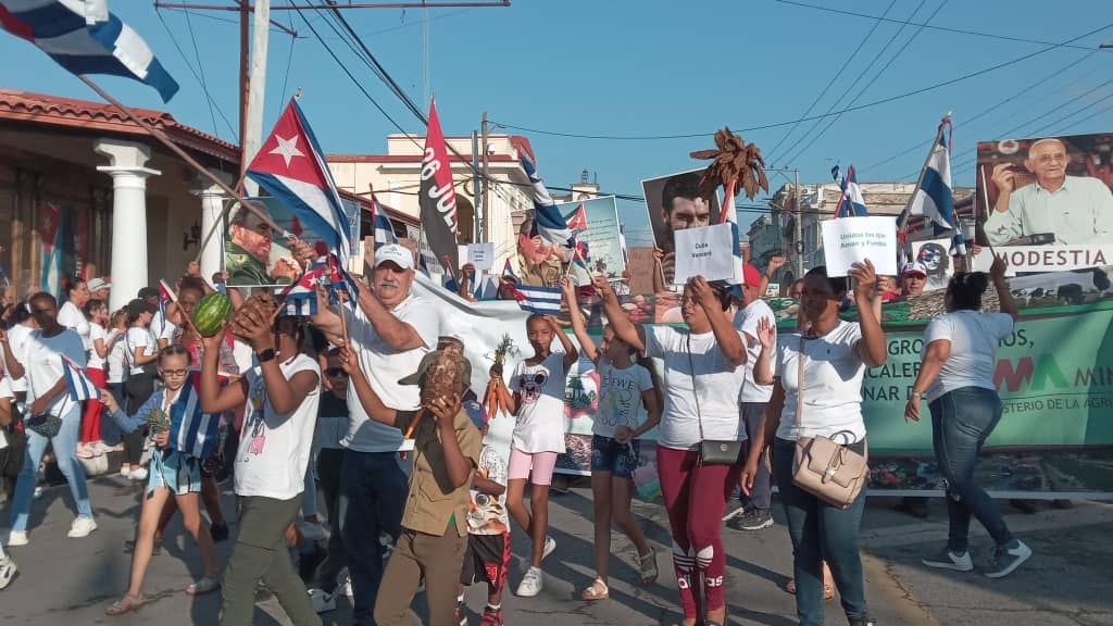 #LaPatriaSeDesfiende #Cuba #1Mayo