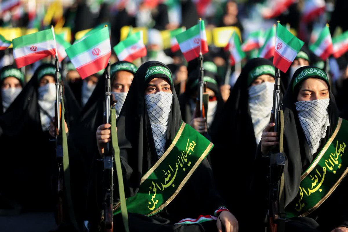 رزمایش حضور مردم در یزد؛ جلوه‌ای از همبستگی ملی
یزد در میدان امام حسین برای ایران ایستاد.
#یزد_جانفدا