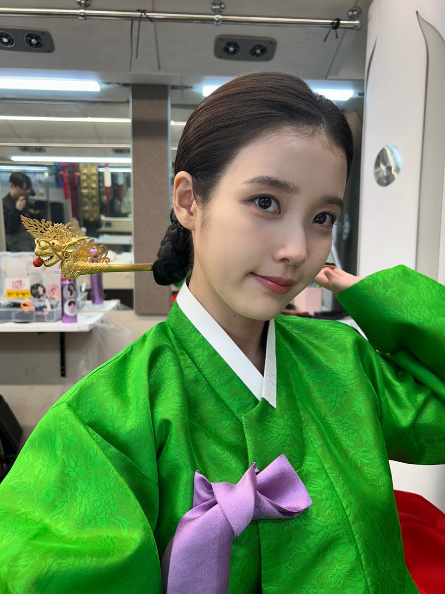 아이유 에델바이스 tweet media