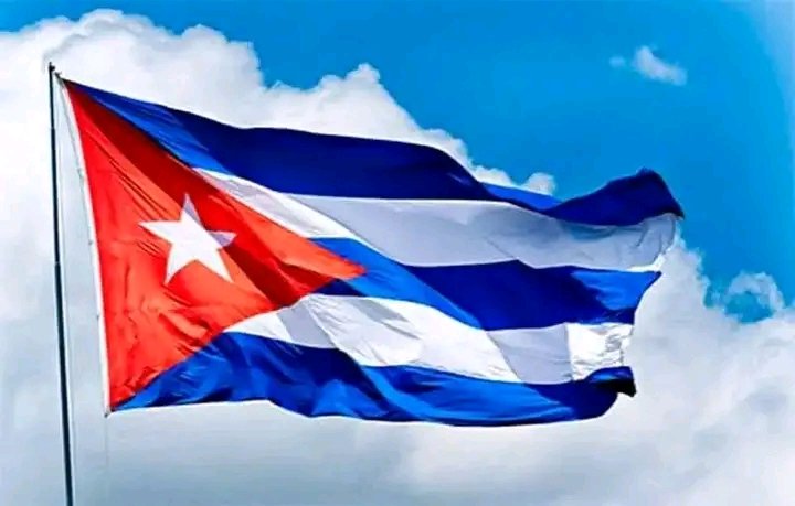 EPJoseMarti's tweet photo. Los maestros de Antilla no solo enseñan letras: siembran patriotismo, cosechan futuro. Por ellos, #LaPatriaSeDefiende  #EducaciónHolguín #EducaciónAntilla #CubaMined https://t.co/PwtXu7aKQz