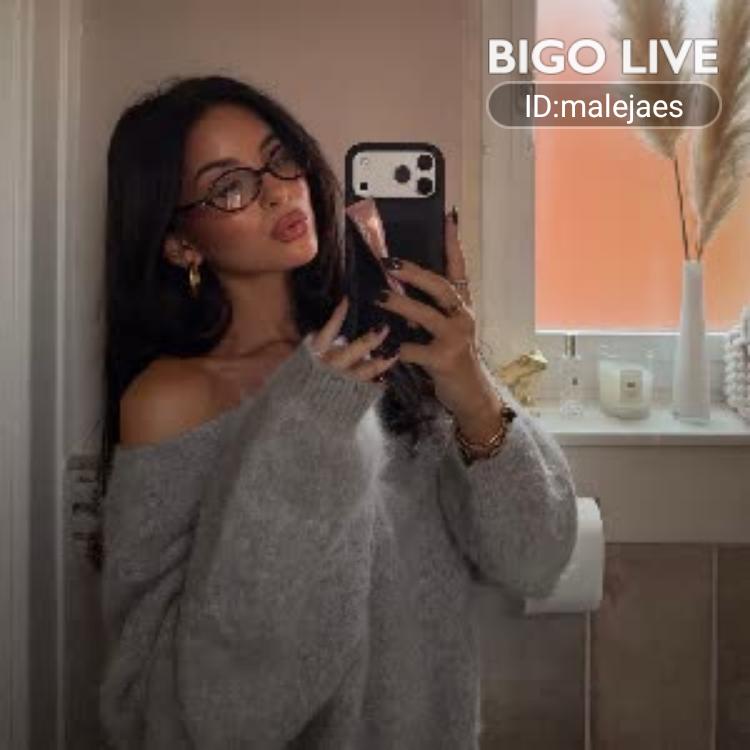 Charles24292395's tweet image. мαℓєנιs 🤍 invites you to a party! #BIGOLIVE slink.bigovideo.tv/kf0eqD