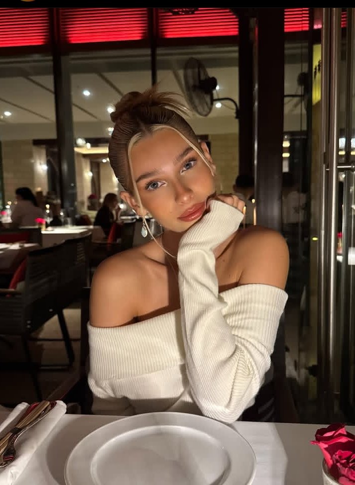 Ella tweet media