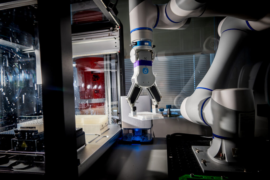NCStateEngr's tweet photo. advanced materials discovery 🤝 autonomous labs 🤝 energy technologies

Read more at https://t.co/cW0cMTgMdt https://t.co/FAgZZdRILR