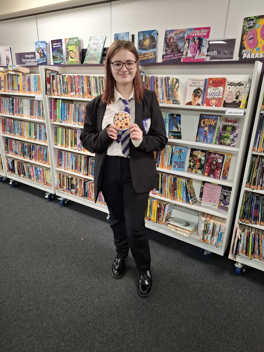 CHS_library6's tweet photo. Well done to this months reading  champions  Super impressed with your engagement. #keepreading  #notinmissout @CwmbranHigh https://t.co/MkkLZBNWIc