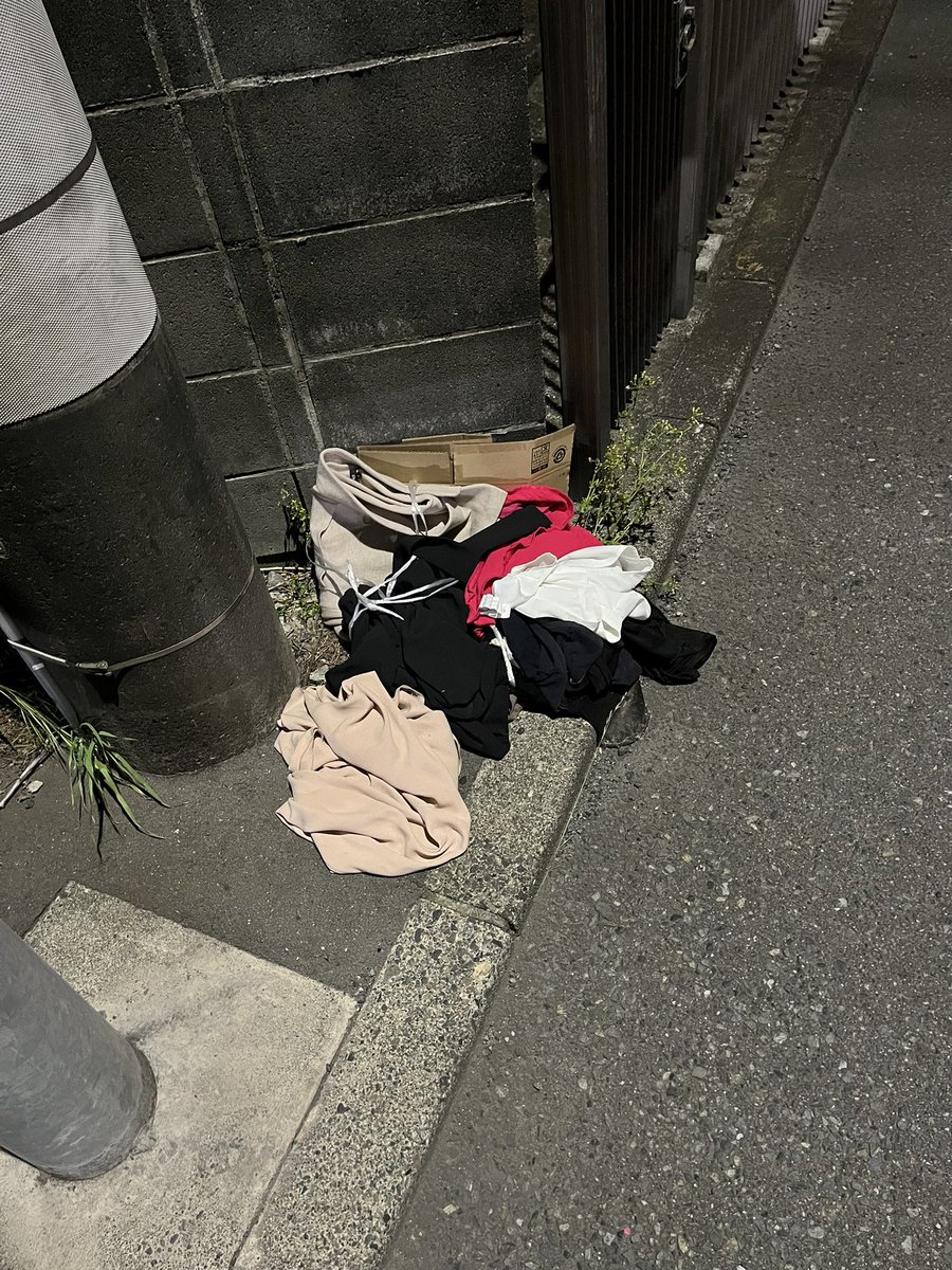 ttobaru's tweet photo. ミッキーの残骸 https://t.co/Nh3nUqcPLJ