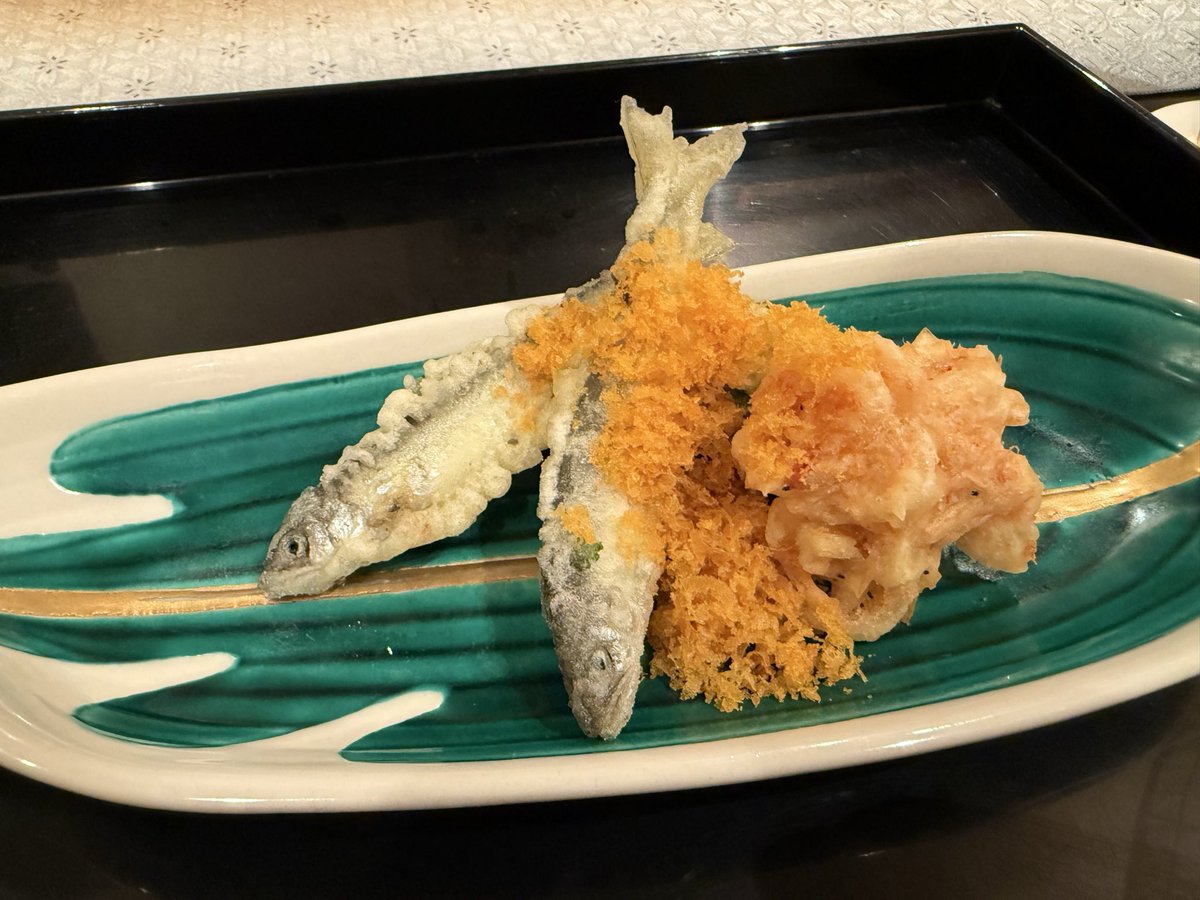 センターモイ tweet media