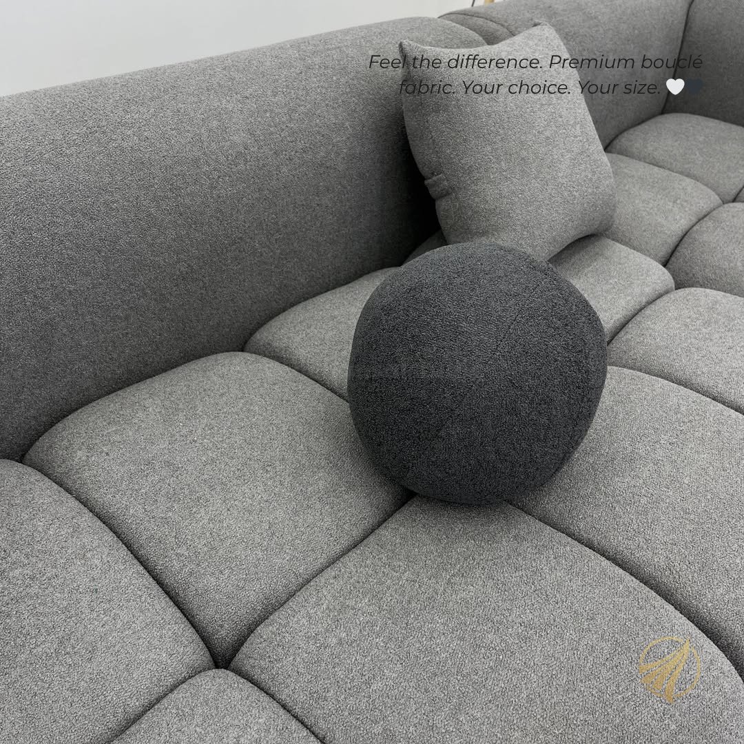 TheHansalStudio's tweet image. Taupe bouclé. White marble. Warm earth tones. 🤎

This is quiet luxury — furniture that doesn't chase trends, it outlasts them.

Every piece made to order. YOUR fabric. YOUR size.

We come to YOUR home. Free. 🏠

📲 DM us. #TheHansalStudio #QuietLuxury