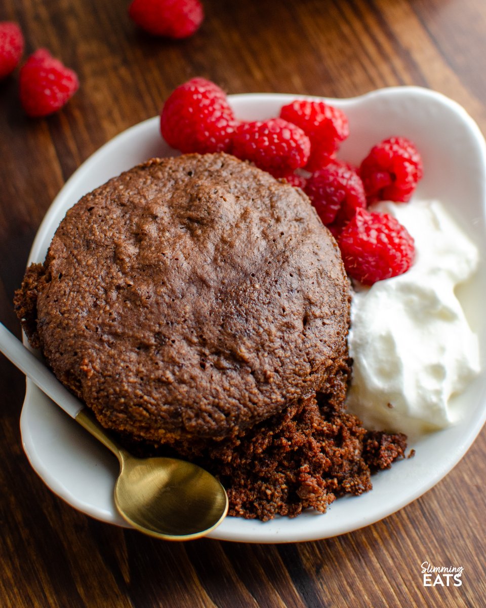 SlimmingEats's tweet photo. Yummy Chocolate Mug Cake you will ever make – seriously light, fluffy and delicious!!

Recipe 👉https://t.co/FBwISEEgWS https://t.co/eWlNXwZON8