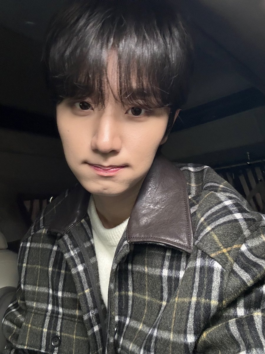 슈 tweet media