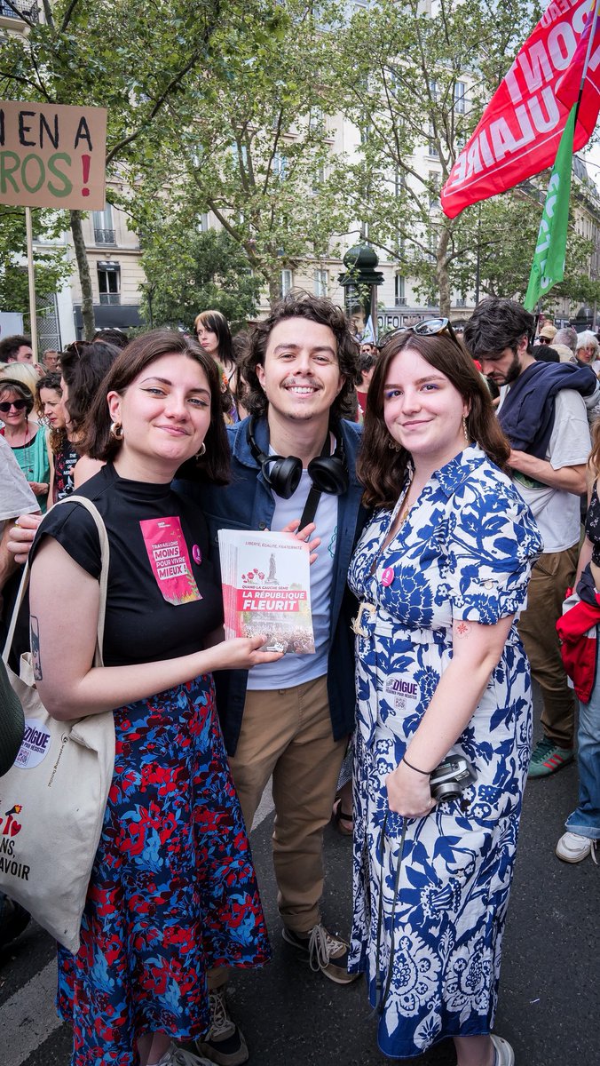GenerationsMvt's tweet photo. Un 1er mai unitaire, combatif et déterminé ✊

Dans la rue aujourd’hui, ensemble, pour défendre nos droits, nos salaires et nos retraites. https://t.co/857Ds9waZq