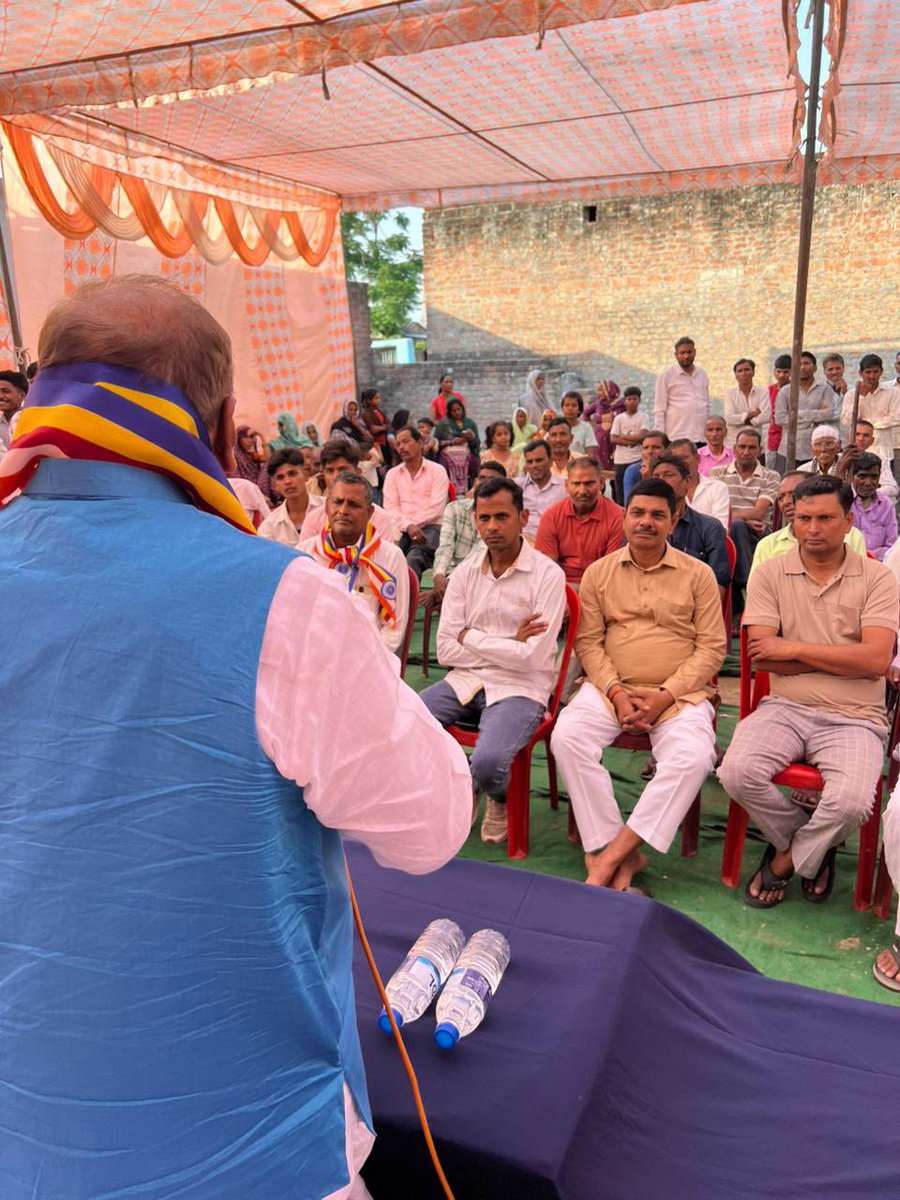 ग्राम उगनपुर में बुद्ध पूर्णिमा एवं डॉ. भीमराव अंबेडकर जयंती के पावन उपलक्ष्य में आयोजित खीर कार्यक्रम का विधिवत शुभारंभ किया। 

इस अवसर पर उपस्थित जनसमुदाय के साथ संवाद स्थापित कर महापुरुषों के आदर्शों को आत्मसात करने का आह्वान किया ।

#बुद्ध_पूर्णिमा #अंबेडकर_जयंती #सामाजिक