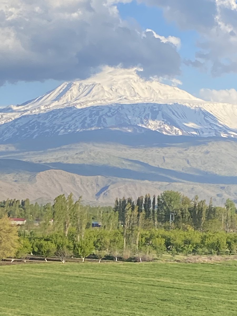 servetozen's tweet photo. Amed Sporun sûper lig kutlamasını Çîyayê Agirînîn eteklerinden başlatacağız. Em lıvırın. https://t.co/L8zo3JSDT1