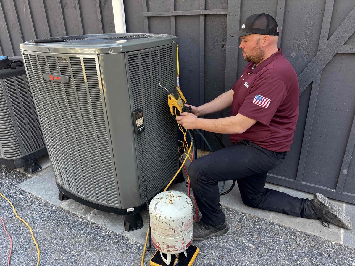 TimKyleElec's tweet photo. "While it may seem like a minor inconvenience, inconsistent temperatures throughout your home can signal deeper issues within your HVAC system." https://t.co/aUyb2c8YEy https://t.co/hUJkPCU3x3