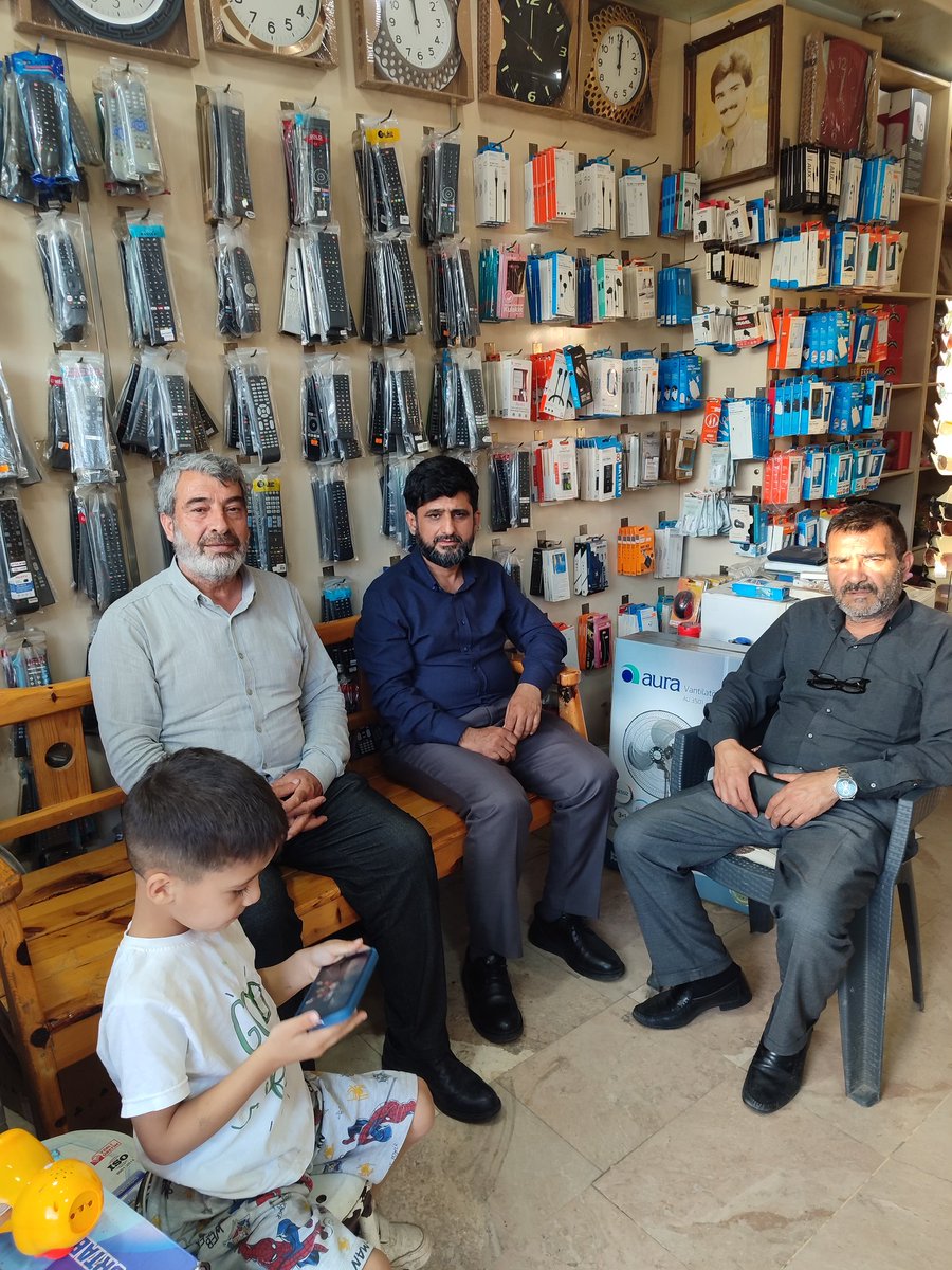 temurmuratt's tweet photo. İmamoğlu ilçemizde esnaf ziyareti yaptık.
 Esnafımızın taleplerini dinleyerek, sahada karşılaşılan sorunlar ve çözüm önerileri üzerine samimi sohbetler gerçekleştirdik. 
#HÜDAPARİMAMOĞLU. https://t.co/3Do6mBnRYe