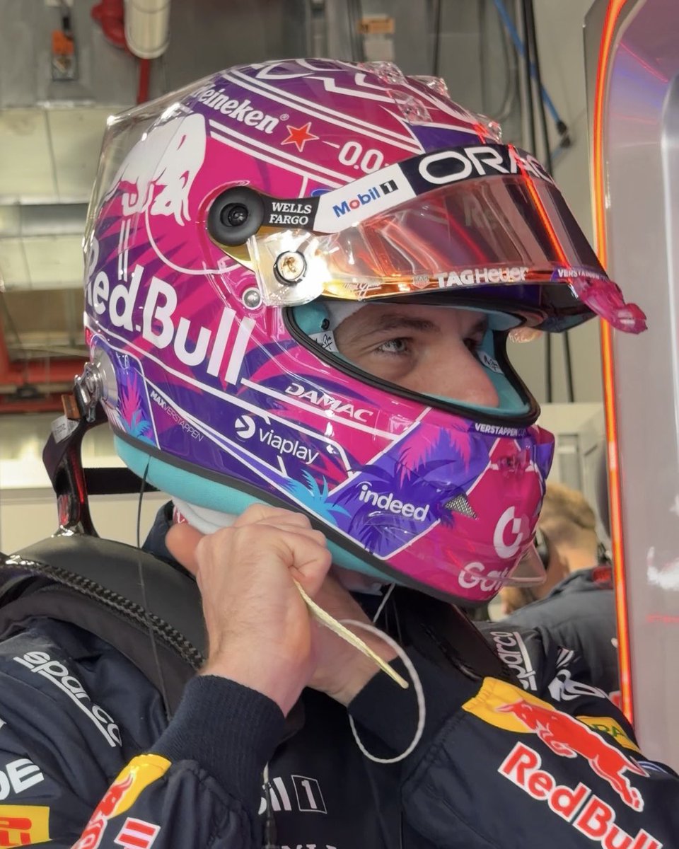 redbullracing's tweet image. Locked in AND logged in, who’s watching FP1? 🌴

#F1 || #MiamiGP 🇺🇸