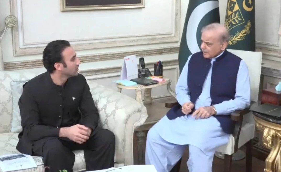 DostiFM98's tweet image. ورچوئل اثاثہ جات کیلئے عالمی معیار کا ریگولیٹری نظام جلد فعال کیا جائے، وزیراعظم

وزیراعظم شہباز شریف سے وزیرِ مملکت اور چیئرمین پاکستان ورچوئل ایسیٹس ریگولیٹری اتھارٹی بلال بن ثاقب نے ملاقات کی۔ وزیراعظم نے ہدایت کی کہ ڈیجیٹل معیشت کے فروغ کے اقدامات کیے جائیں۔
#virtual #Digital