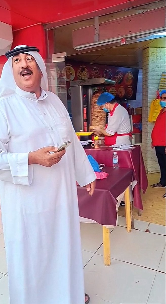 علّي tweet media