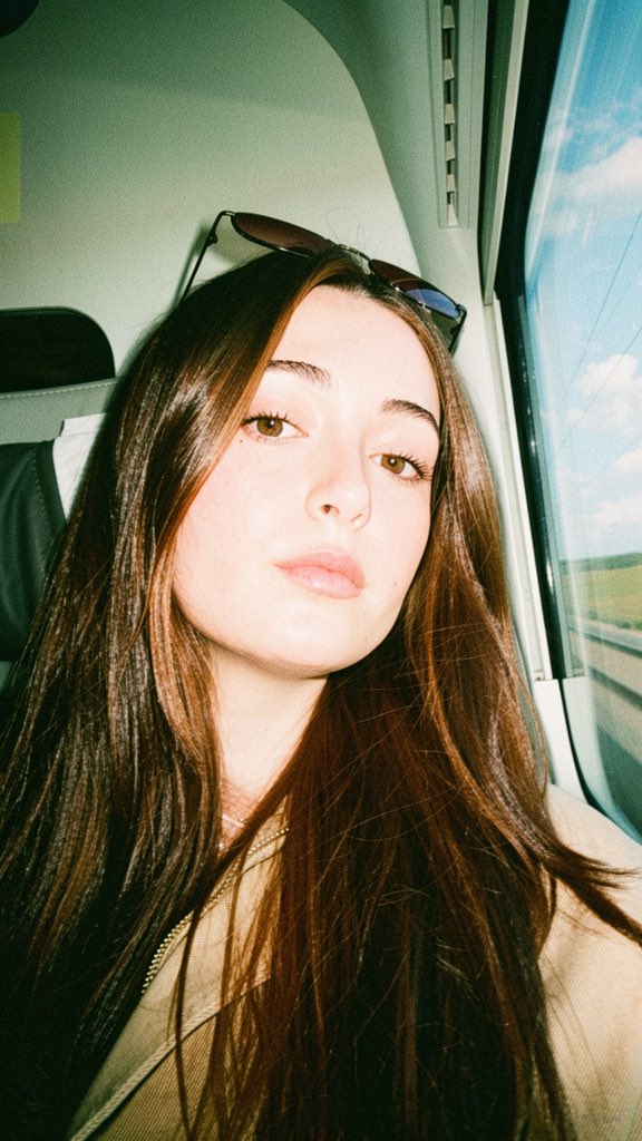 Lucía Eᵈₑᵉₙ ⋆ tweet media