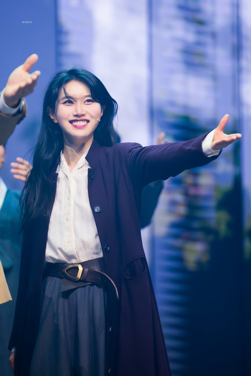 톸픽 tweet media