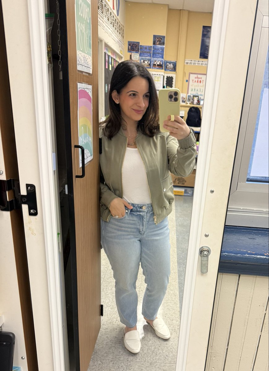 edspecsweet's tweet image. Friday &amp;amp; sunshine, 2 of my favorite things! 

2 months left of school and already thinking and preparing for next year! A teacher can never be too prepared! #clearthelist #SpecialEducation 

 amzn.to/3joJ3w7