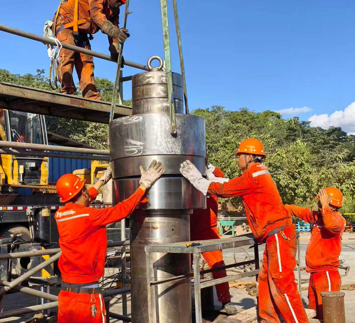 cnbm_zambia's tweet photo. Every touch of orange-red is the most striking base color for workers. # On International Workers' Day # we pay tribute to every worker. https://t.co/MoC8LbBw8d